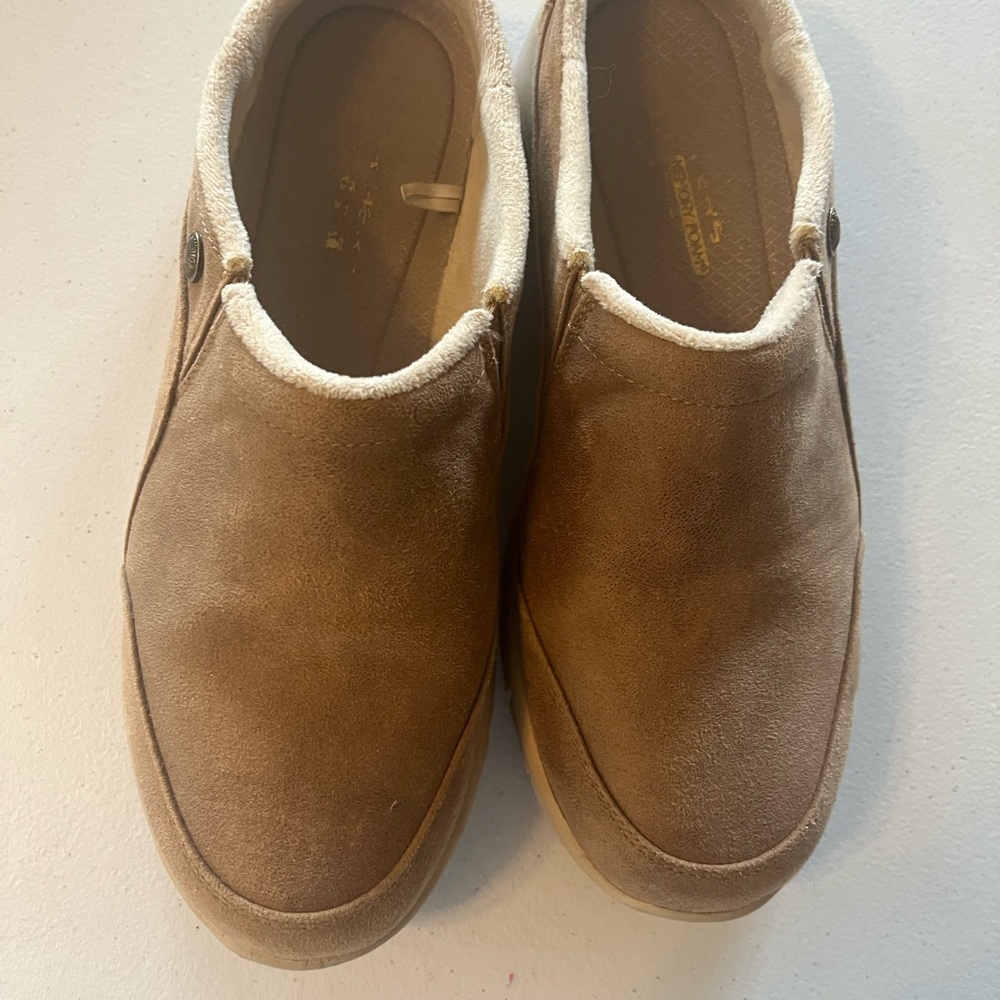 Skechers Women's Tan Slip-On Loafers 7.5